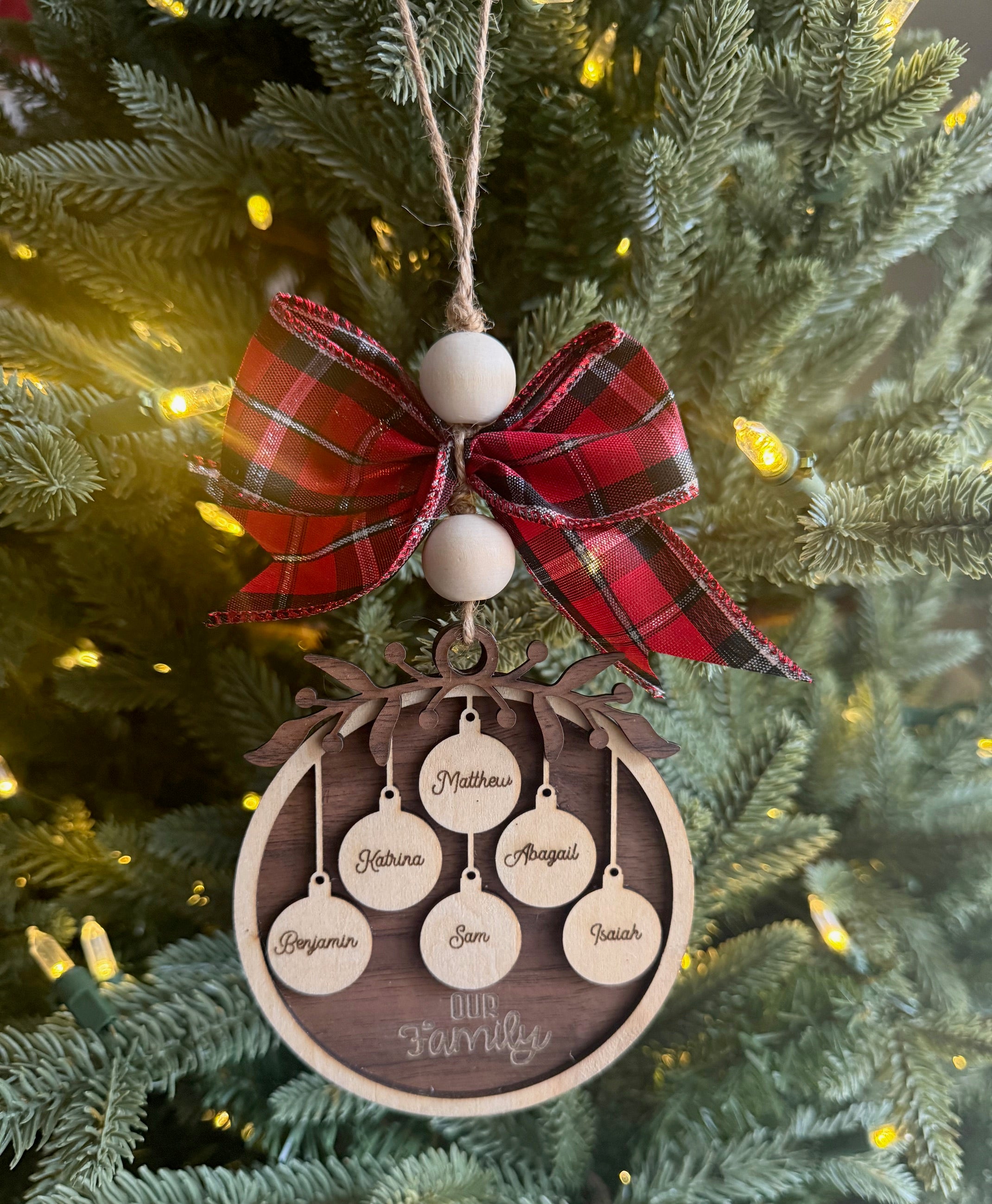 Custom Family Christmas Ornament – Personalized Multi-Layer Wood Design (1–15 Names)