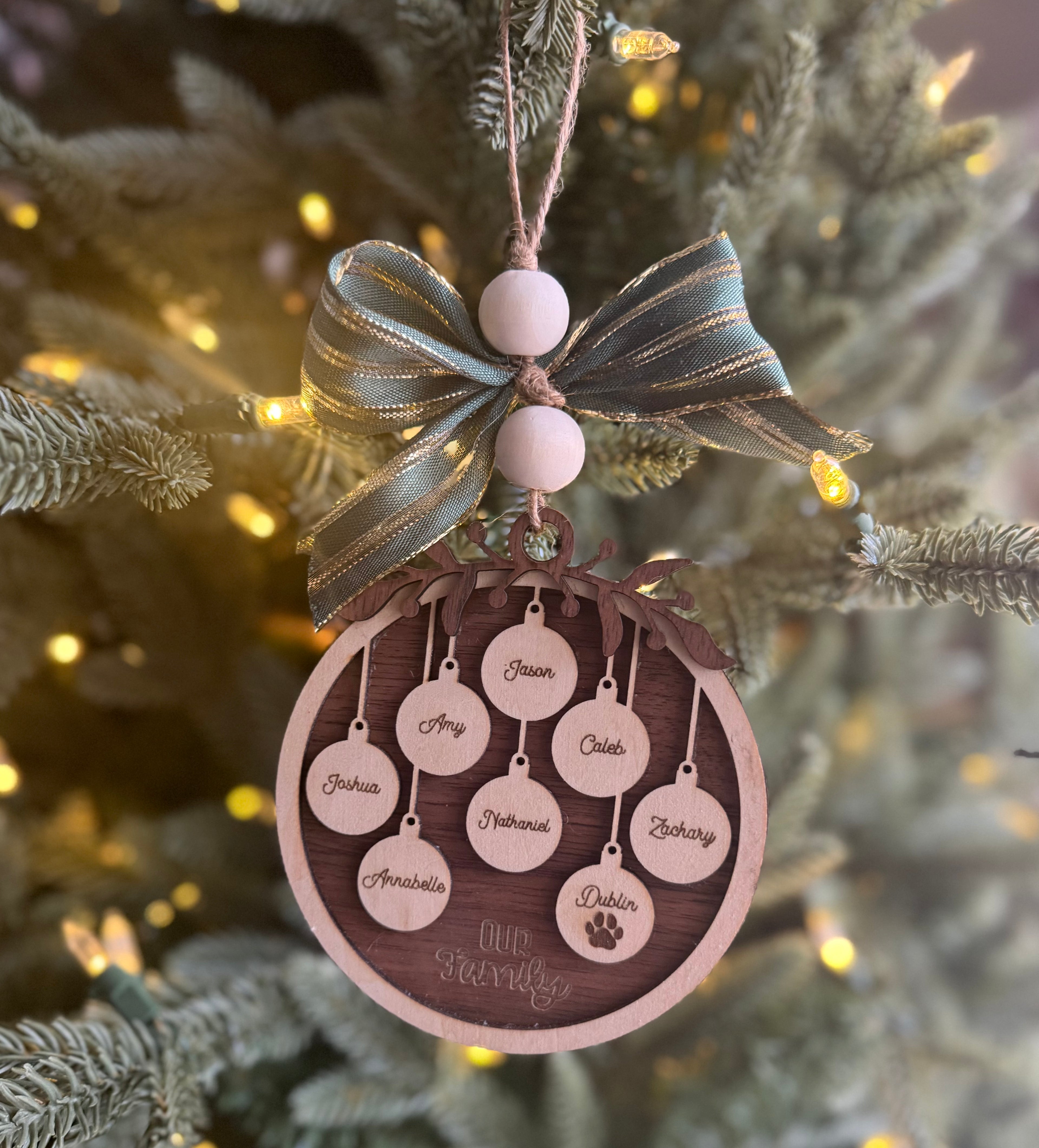 Custom Family Christmas Ornament – Personalized Multi-Layer Wood Design (1–15 Names)